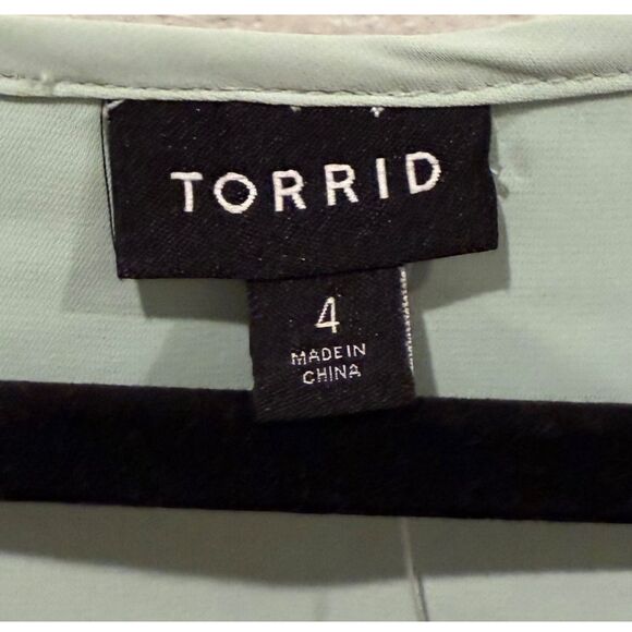 TORRID Mint Round Neck Sleeveless Blouse - Picture 2 of 6